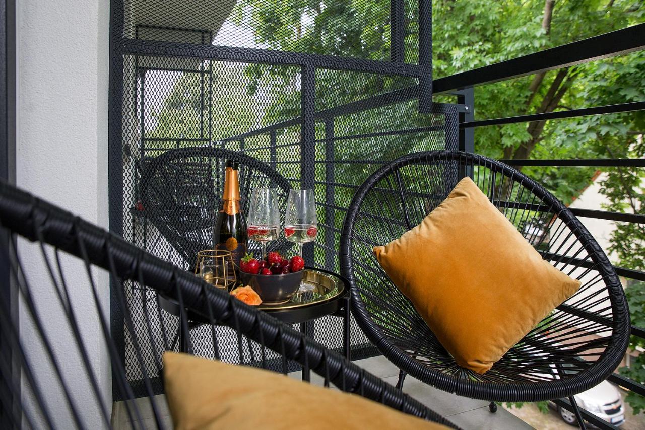 W&k - Desire - Faktura Vat, Parking Apartment